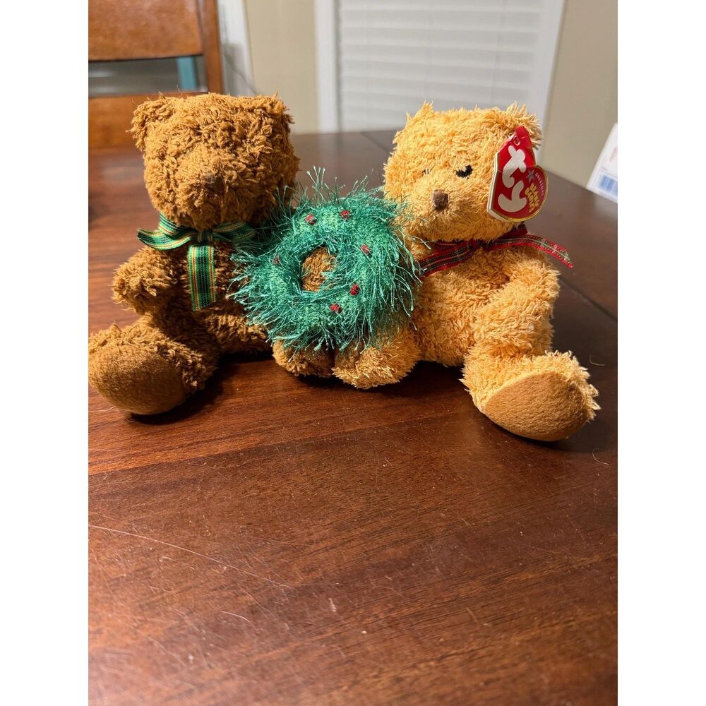 2004 Ty Beanie Babies Merry Kiss-mas Christmas Bears